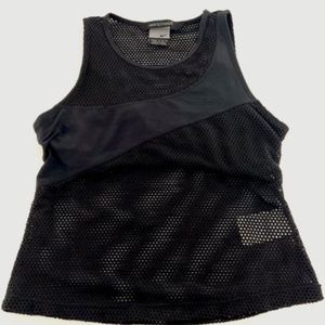 Nike Sphere Mesh Support Crop Top